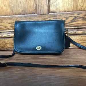 Vintage Coach cross body purse.